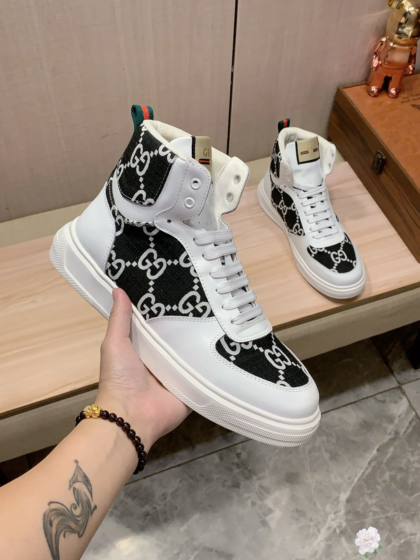 Men's men's shoes💰442💰💰🎩🎩[Lightning][Lightning] "Gucci*" latest • popular casual shoes, top brand [seduce] luxury ~ purchasing agency, top ~ quality. [Strong] The upper is made of imported breathable cowhide with fabric material ➕ Breathable sheepskin feet (•) and fine workmanship. The original stylish and stylish soft rubber wear-resistant and non-slip outsole is light and comfortable on the feet. The real thing looks better when photographed in person. 111: code: 38-44, 3️⃣ colors selected